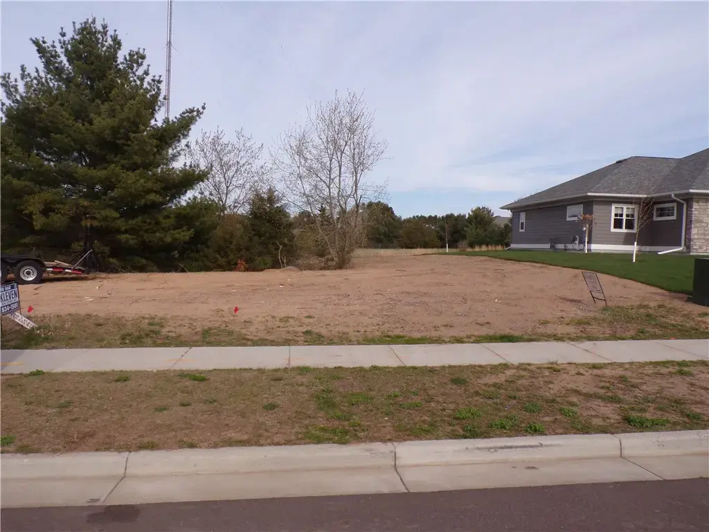 1680 Red Pine Court, Eau Claire