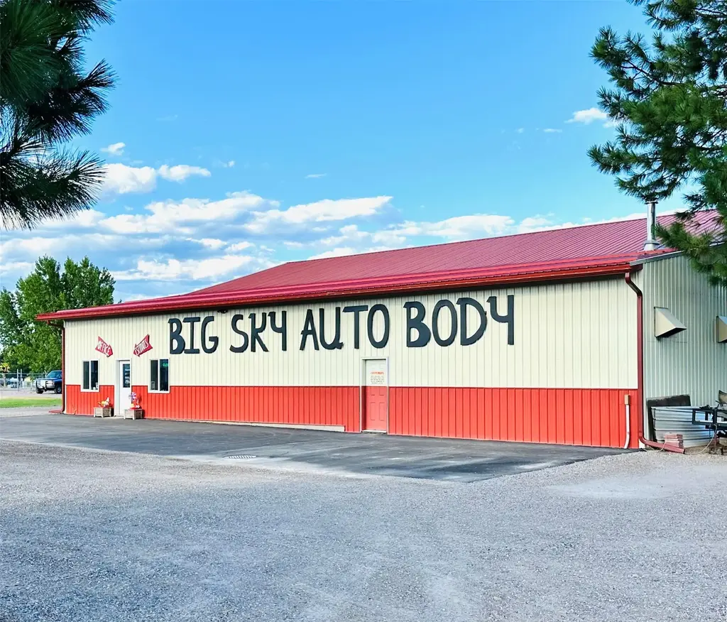 5445 Us Highway 2 W, Columbia Falls