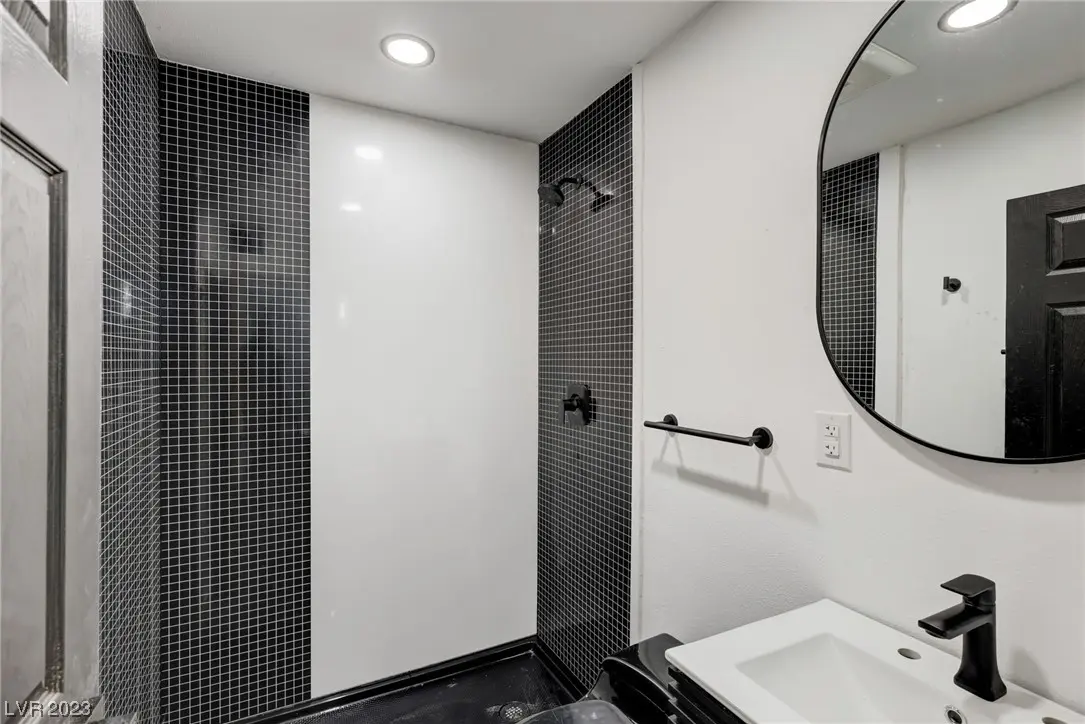 Photo of Listing #2537302