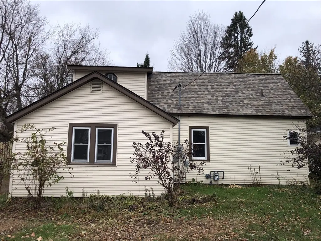 219 E Burnett Avenue, Grantsburg
