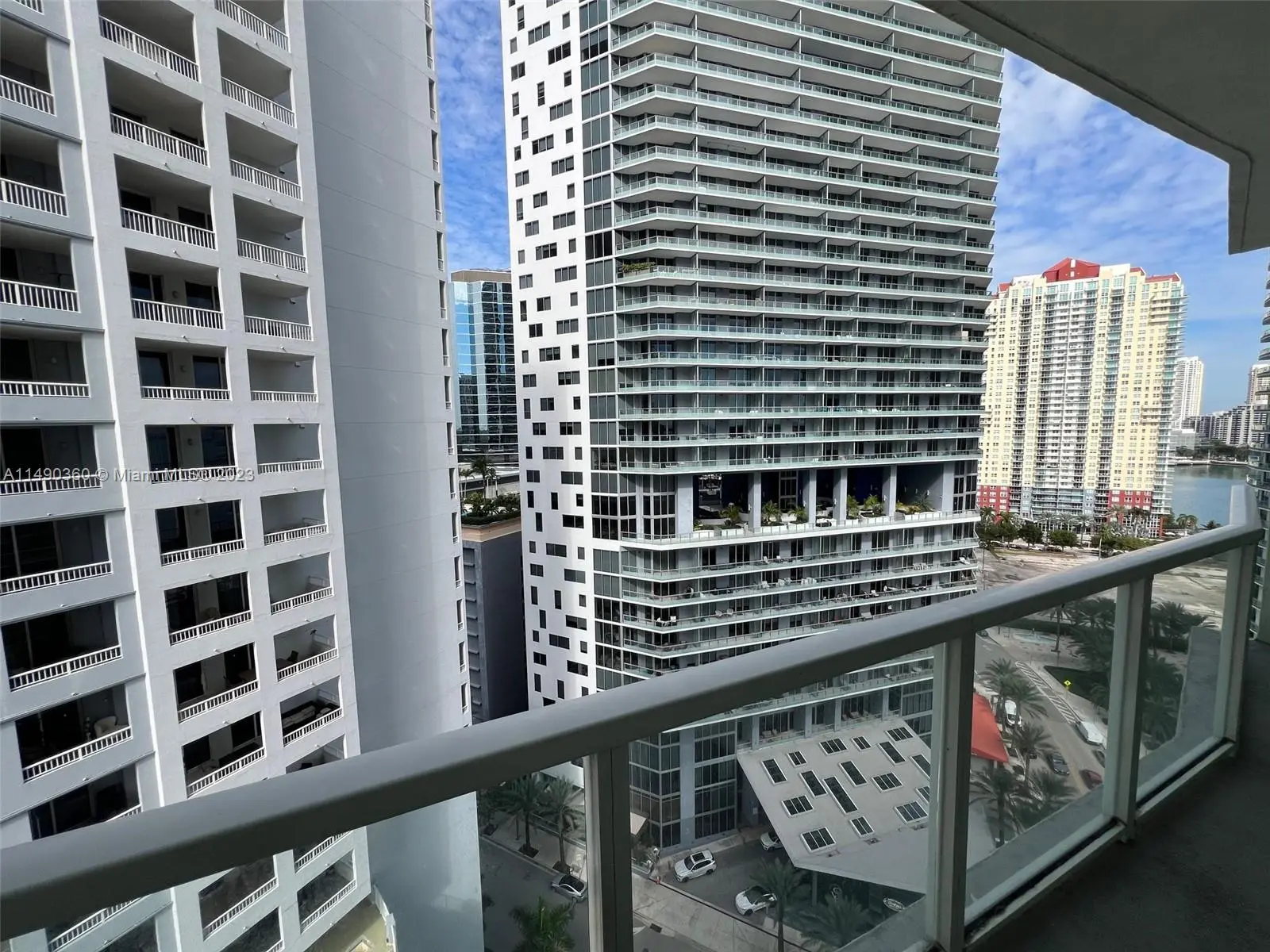 Photo of Listing #A11490360