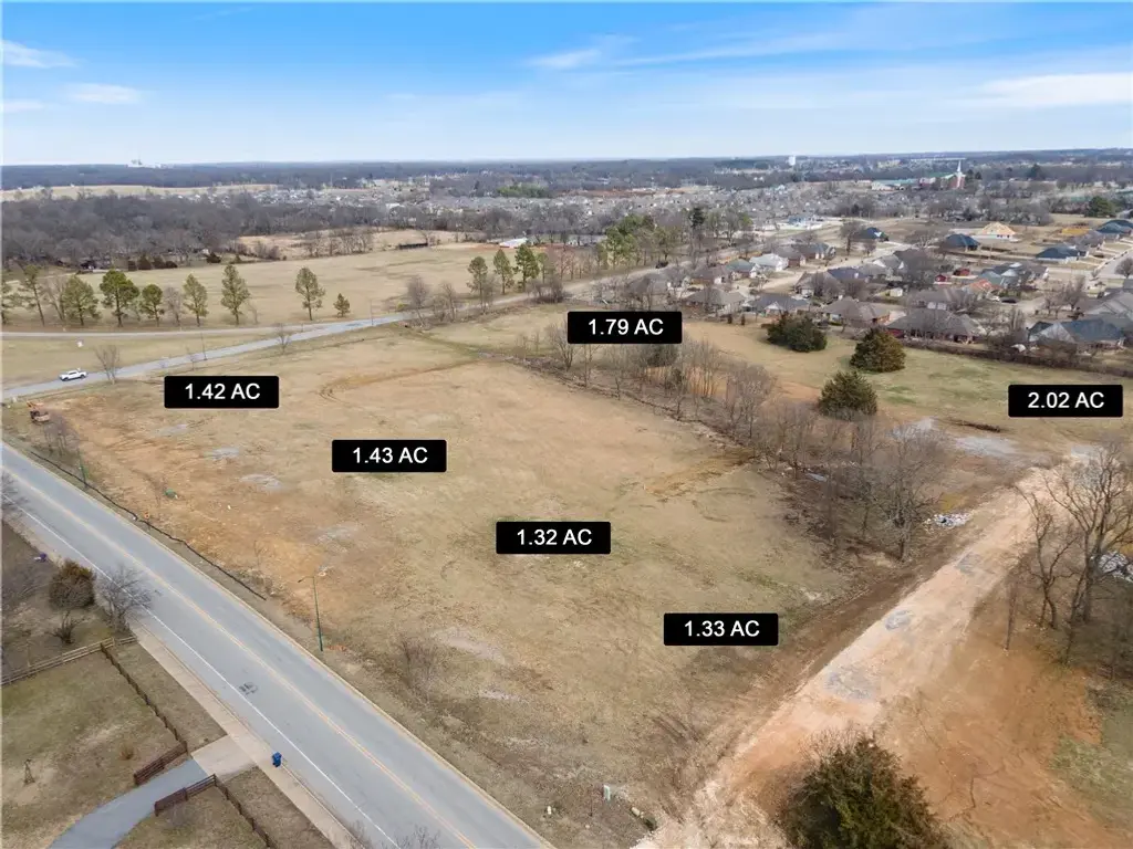 1715 N Dogwood Street, Siloam Springs