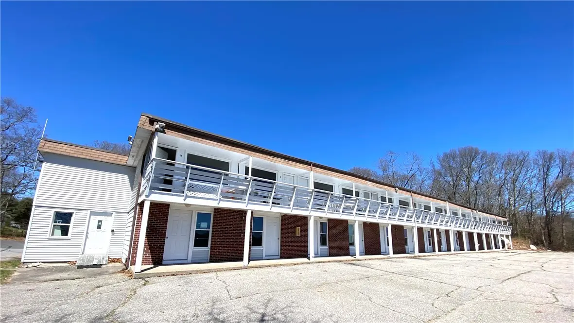 5407 Post Rd, Charlestown