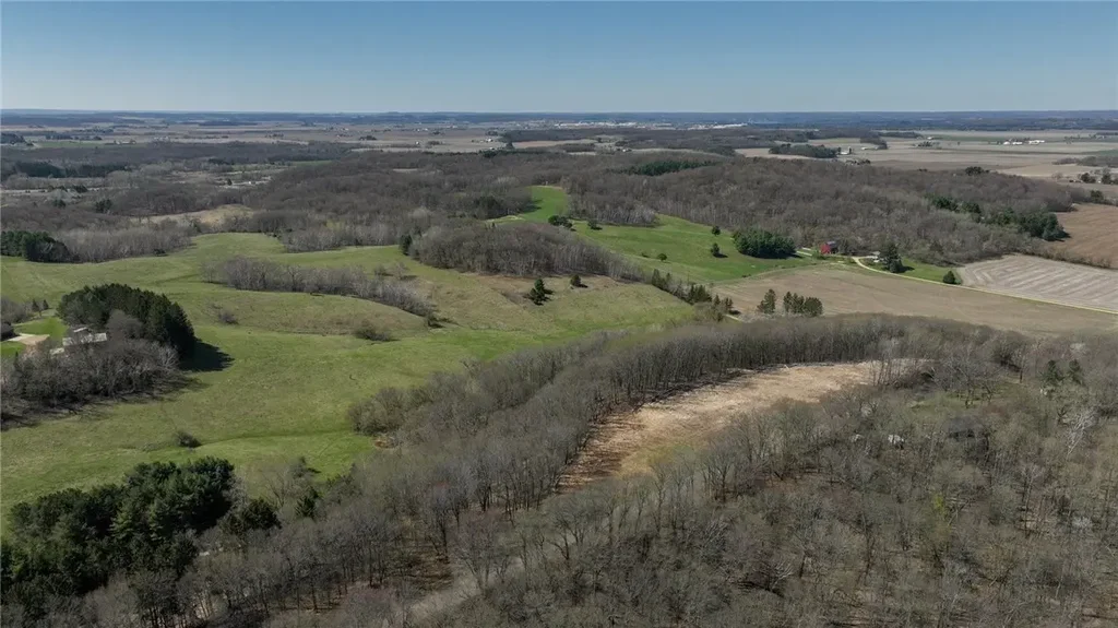 002 770th Avenue, Colfax