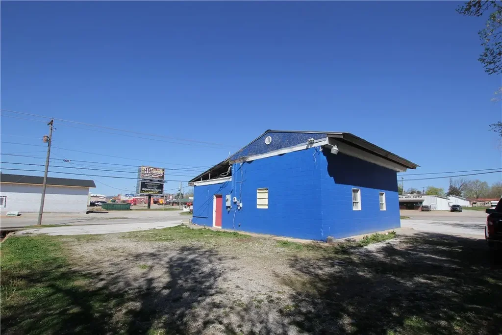 401 E Main Street, Green Forest