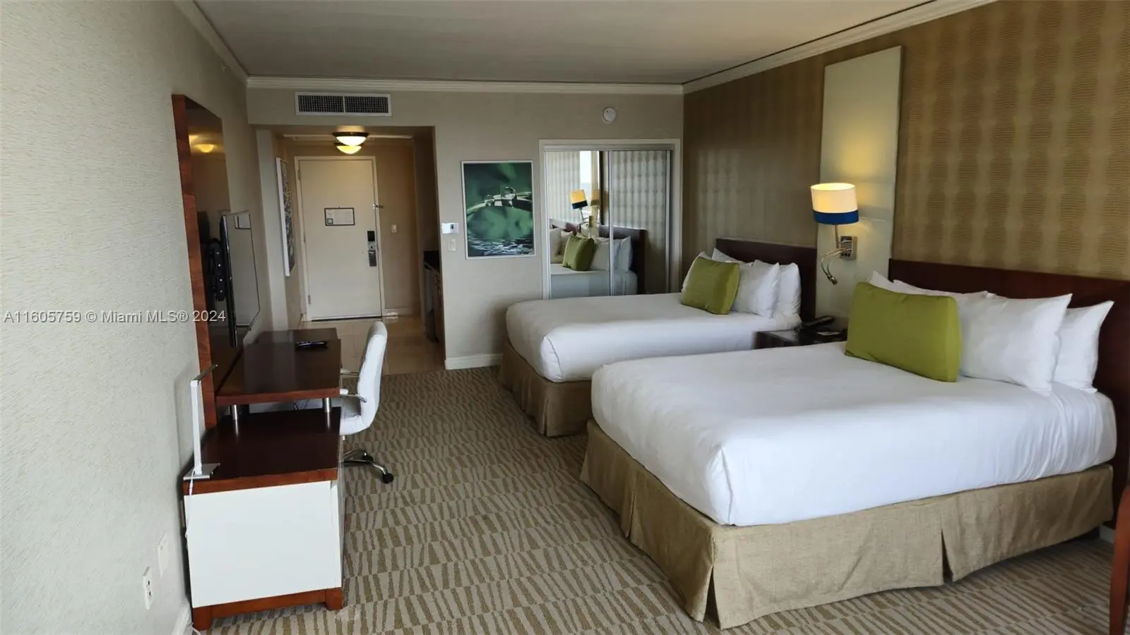 Photo of Listing #A11605759