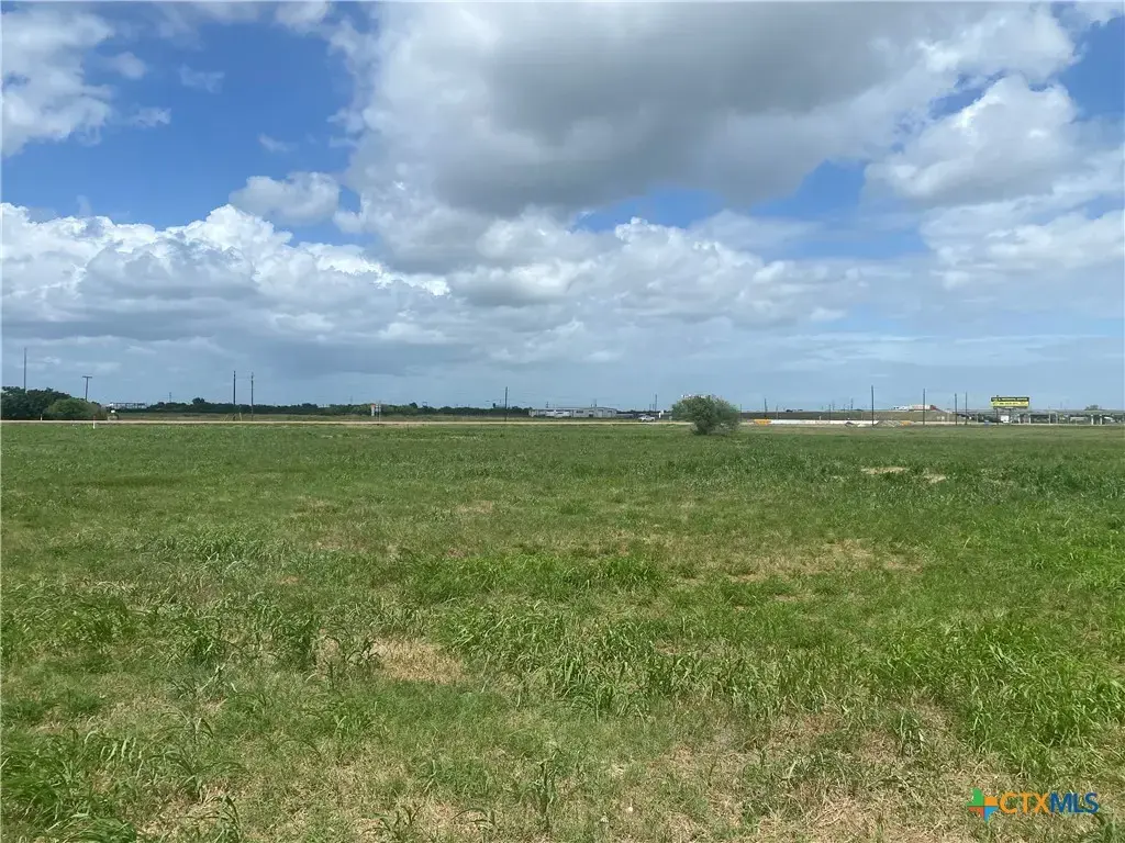 Lone Tree Road, Victoria