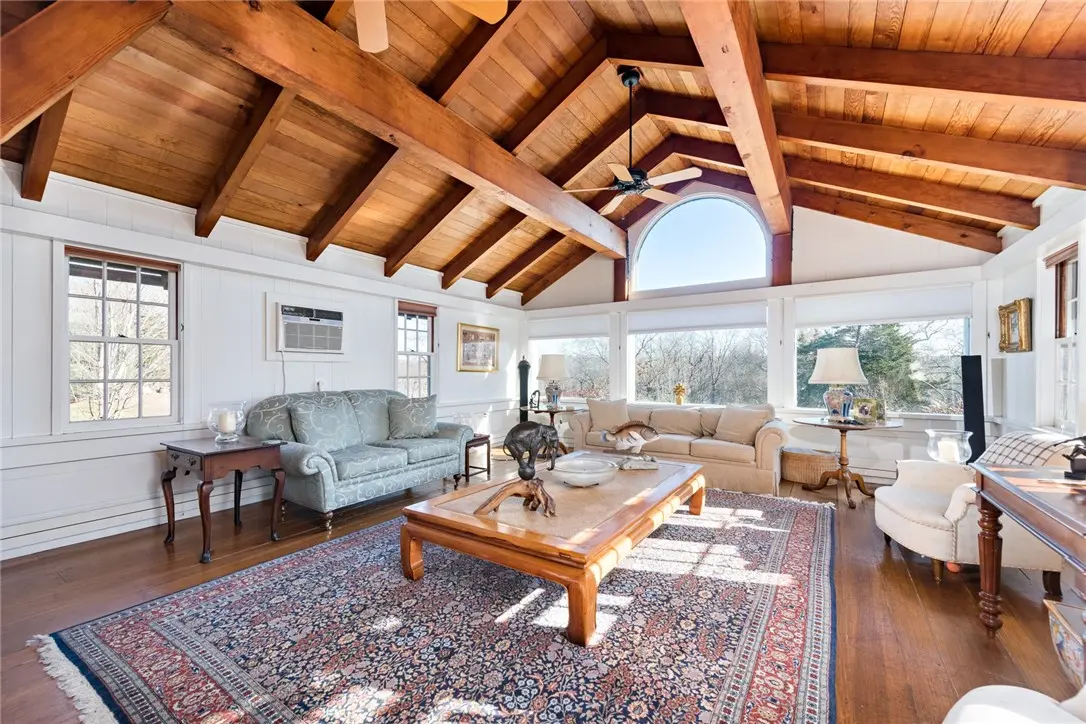 2424 Tower Hill Rd, North Kingstown