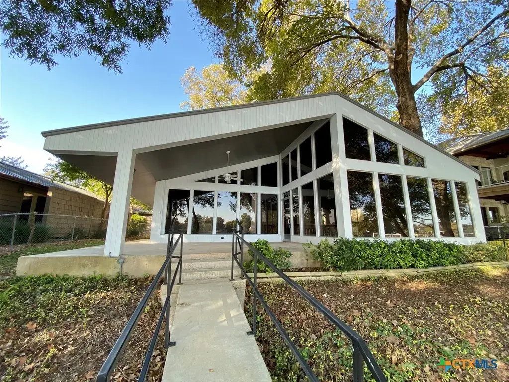 906 Lakeview Trail, McQueeney