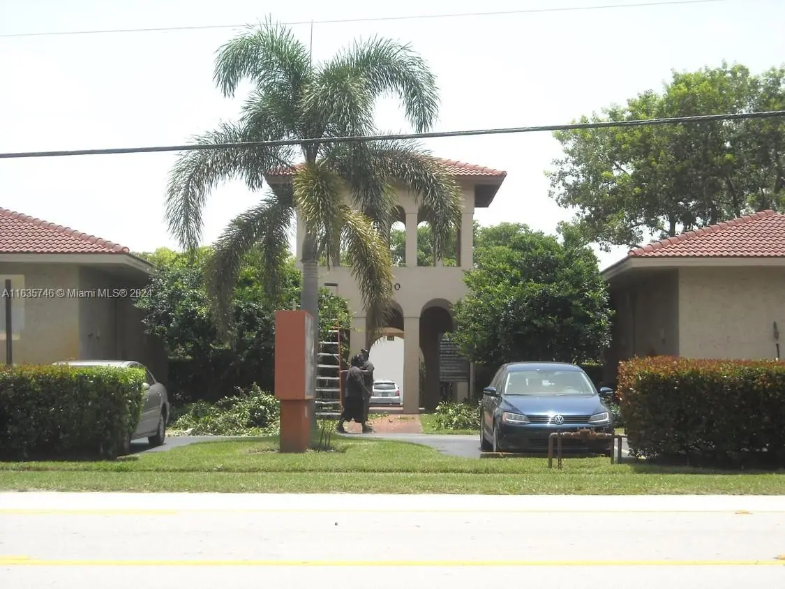 2 of 4 - N/A, Plantation, FL