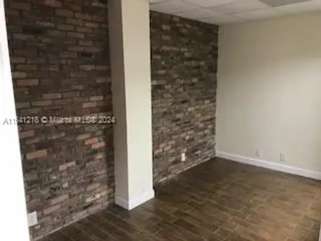 13499 Biscayne Blvd Cu106, North Miami