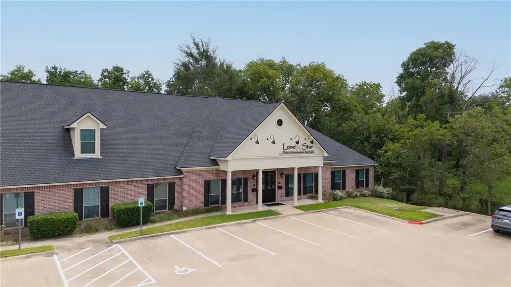 3030 University Drive E, College Station
