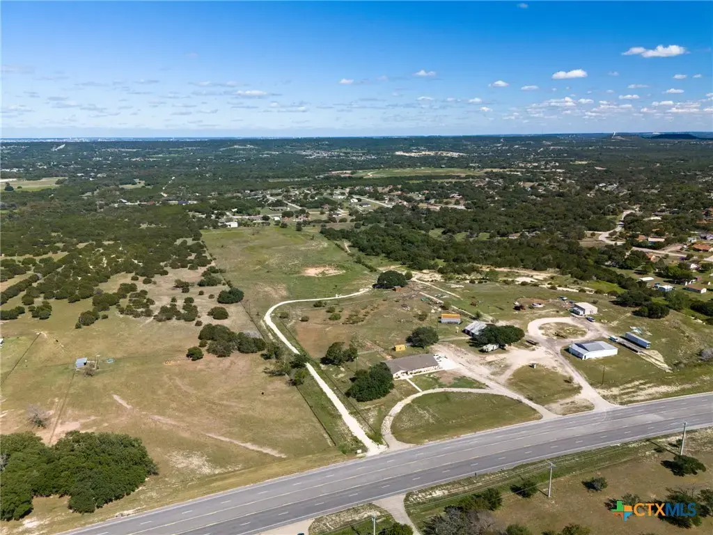 6855 Fm 2657, Kempner