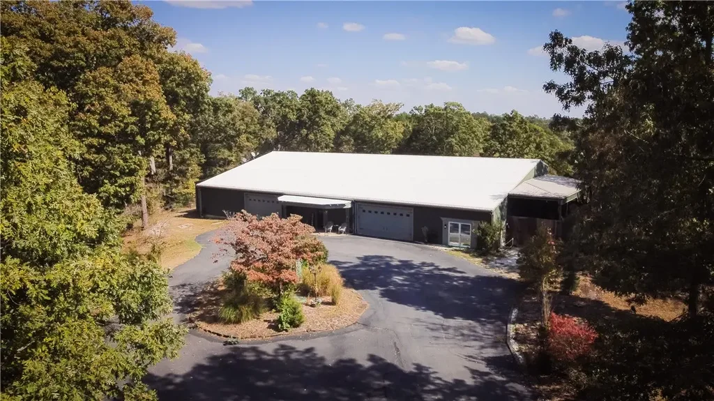 15066 Crawford Point Road, Rogers