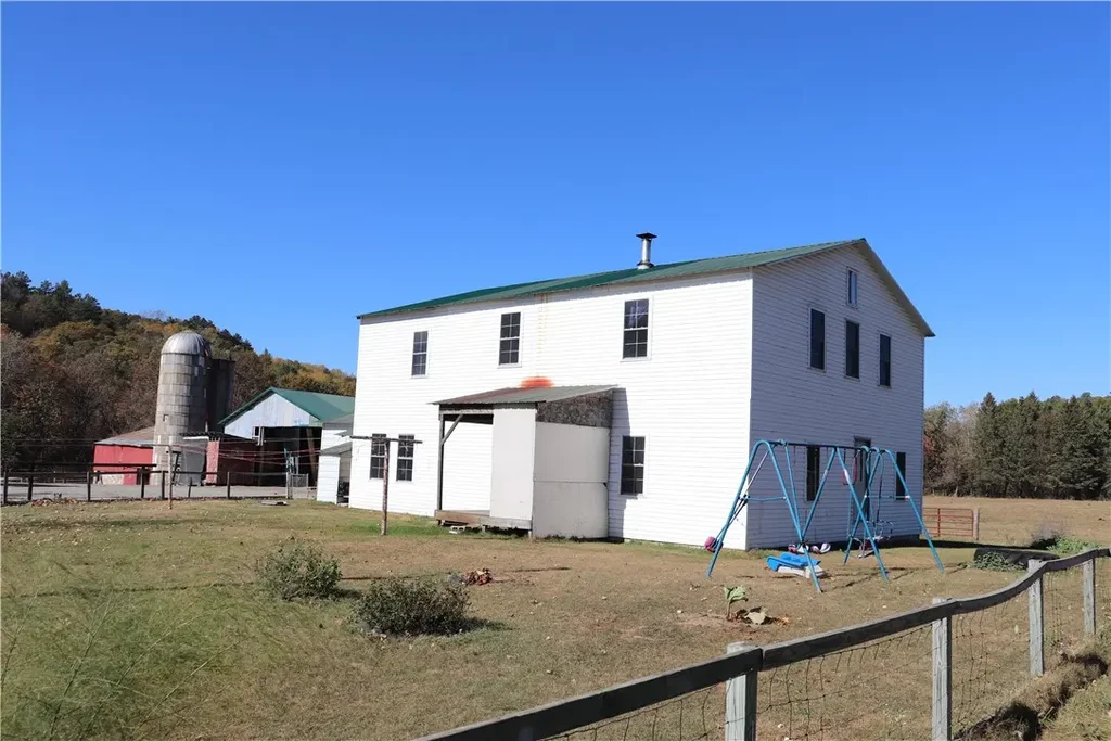 N14253 Mcgower Road, Fairchild