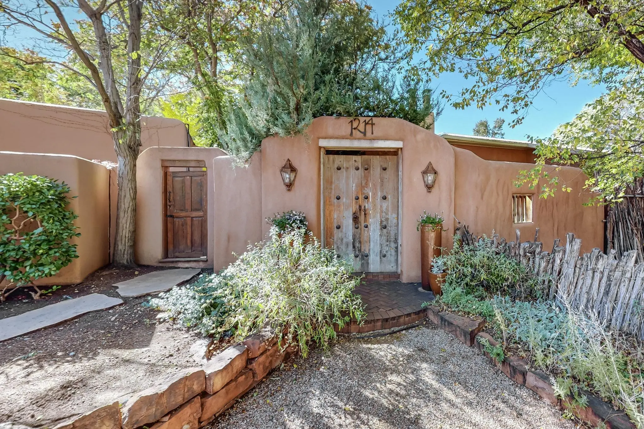 1214 Cerro Gordo, Santa Fe