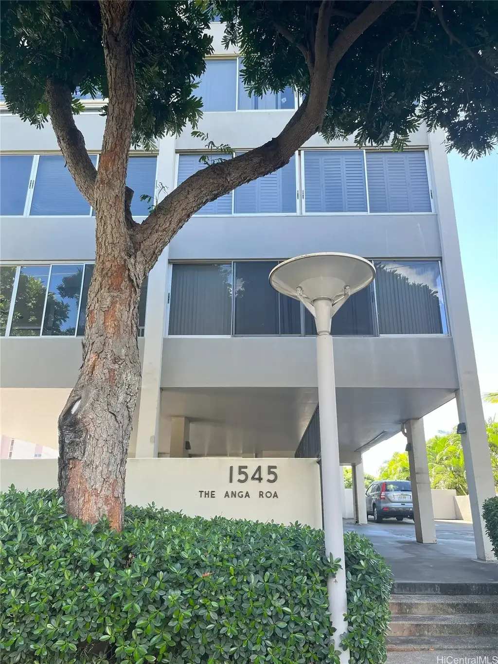 (unit #404) 1545 Nehoa Street, Honolulu