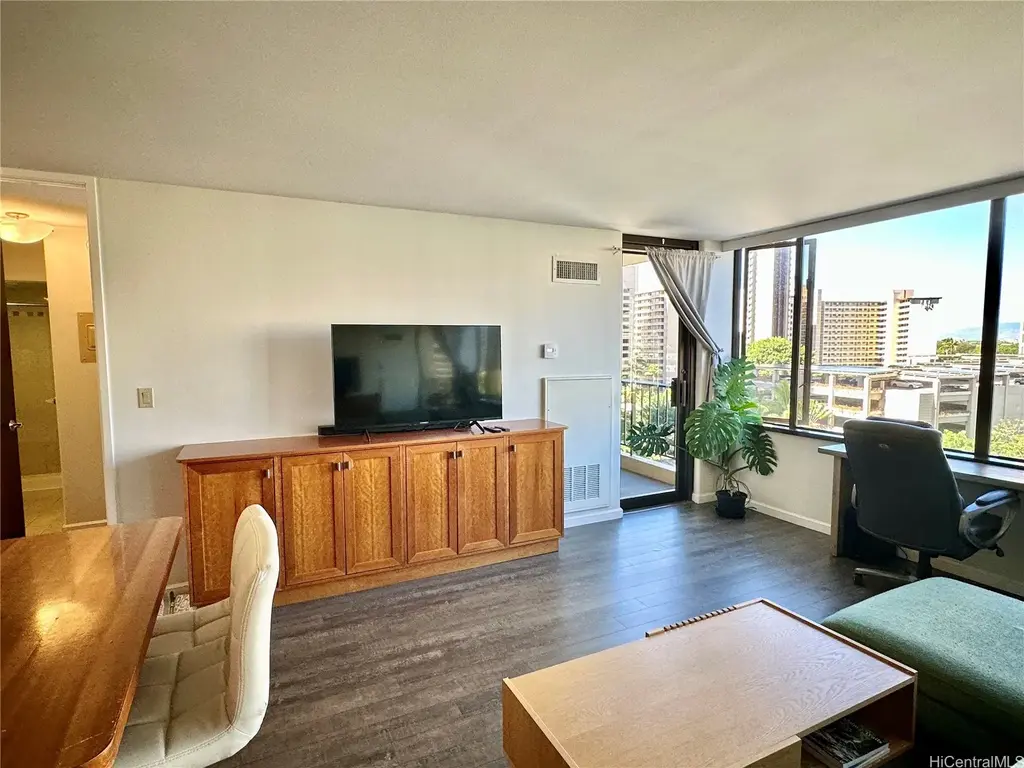 411 Hobron Lane # 912, Honolulu