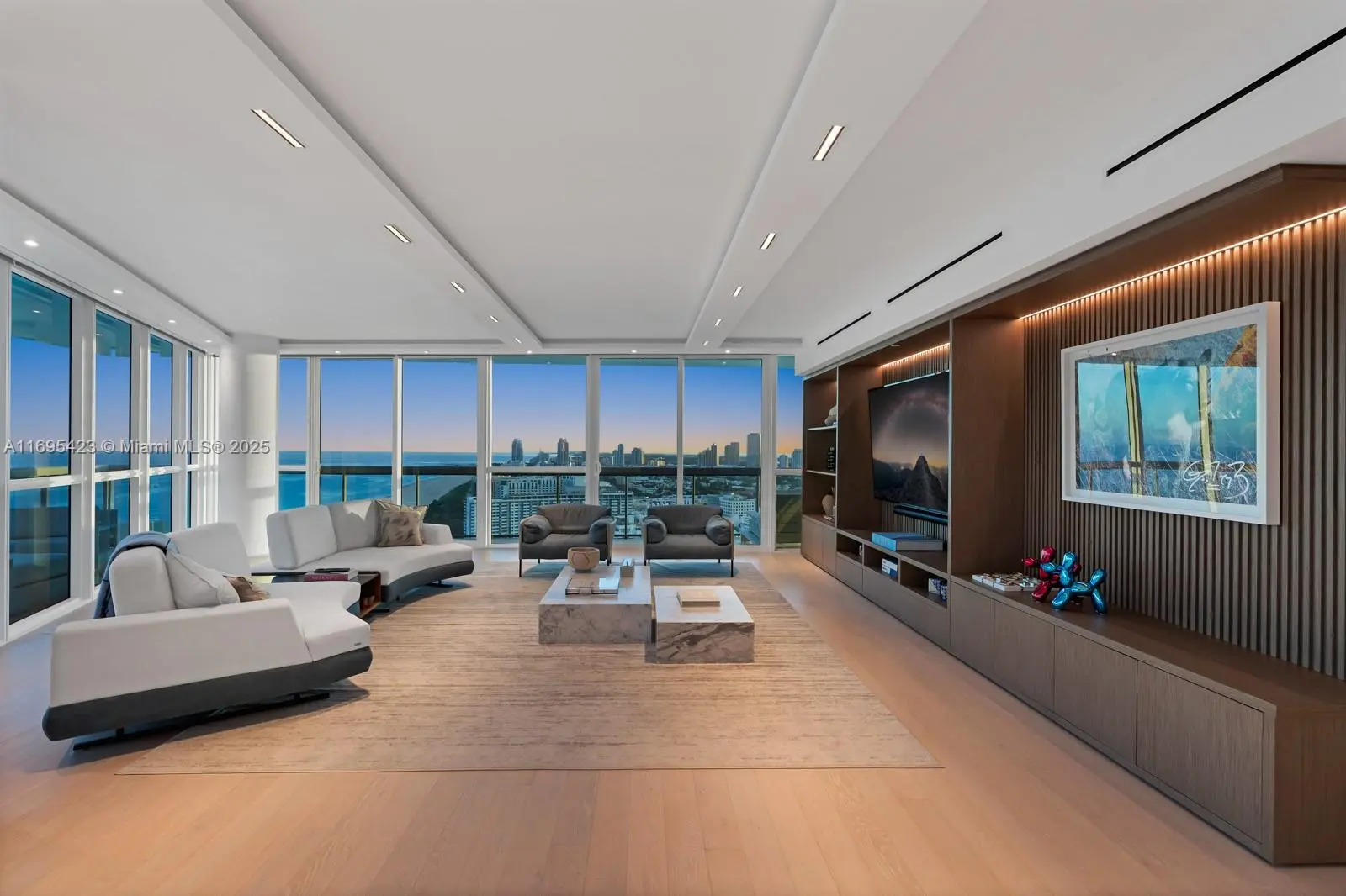 Photo of Listing #A11695423