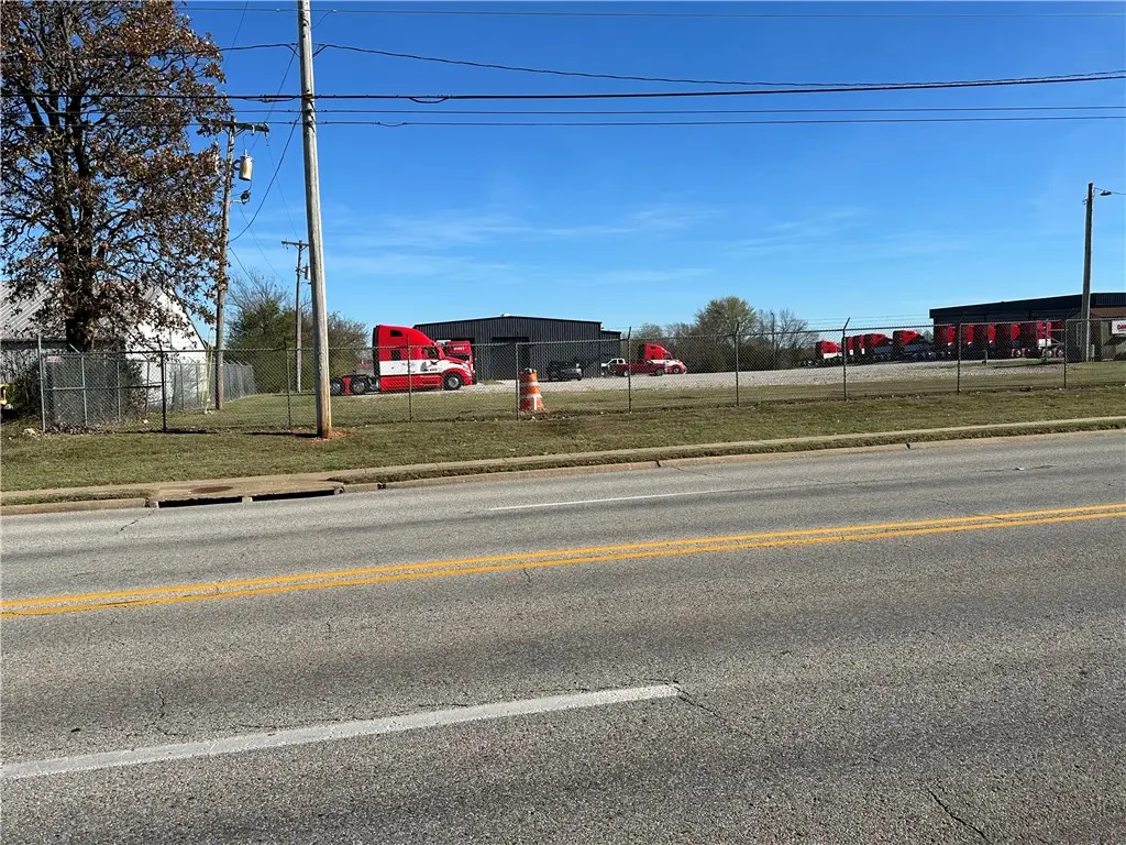 882 Lincoln Street, Siloam Springs