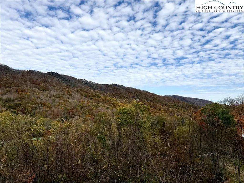 471 Adams Apple Drive # 2, Banner Elk