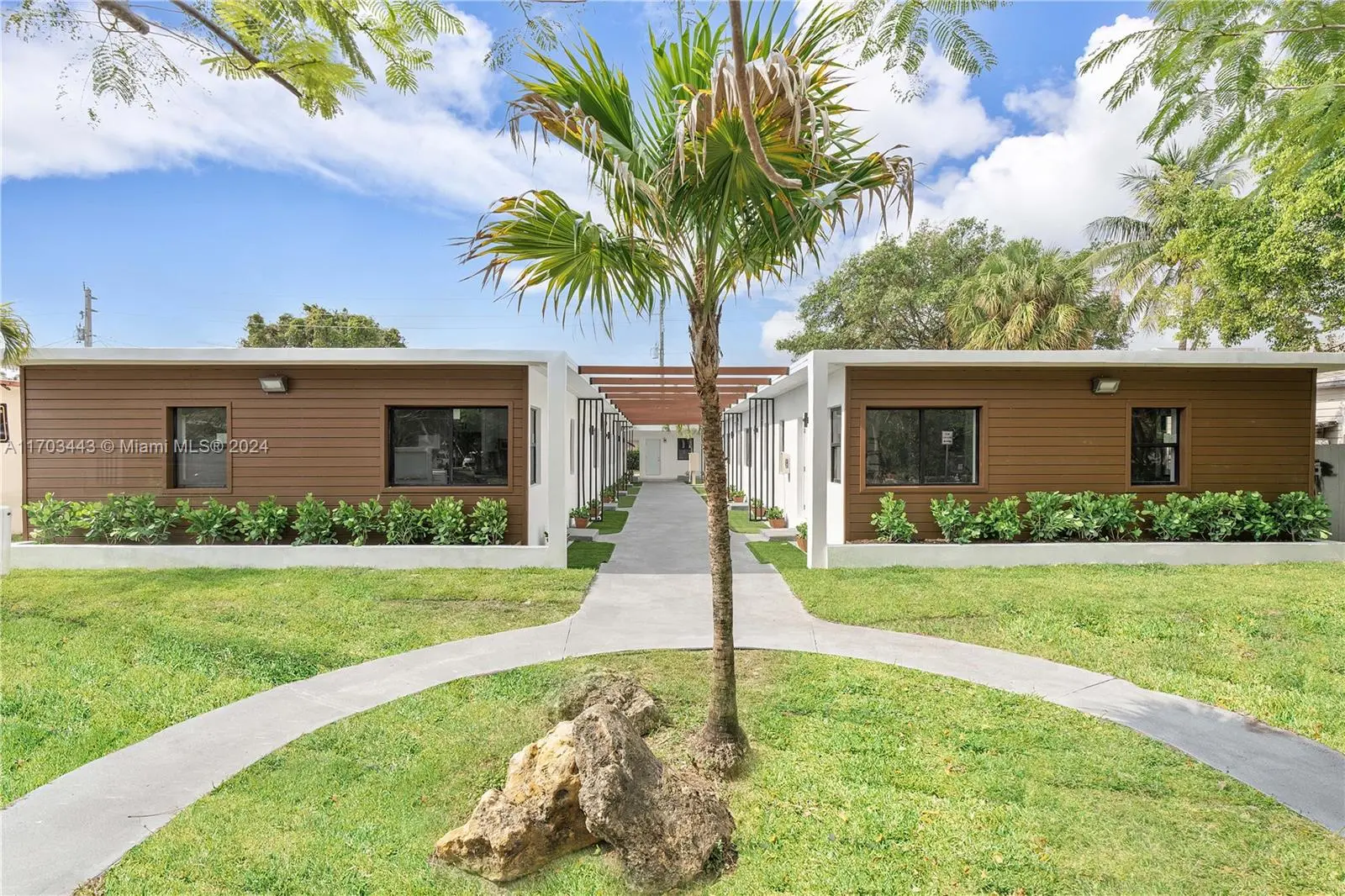 Photo of Listing #A11703443