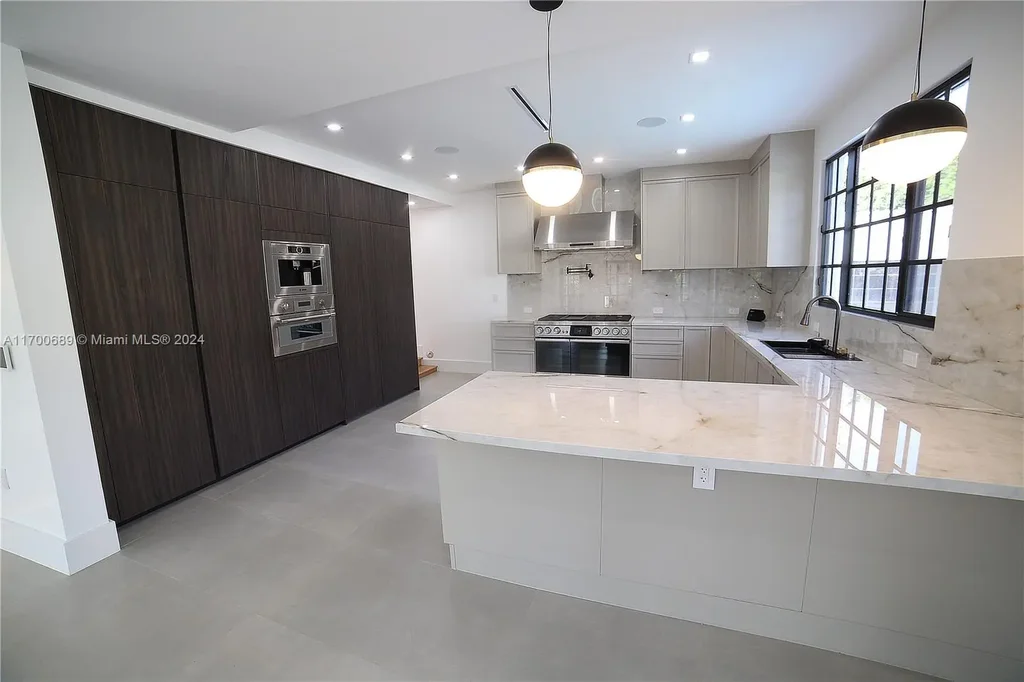 1345 Hollywood Blvd, Hollywood