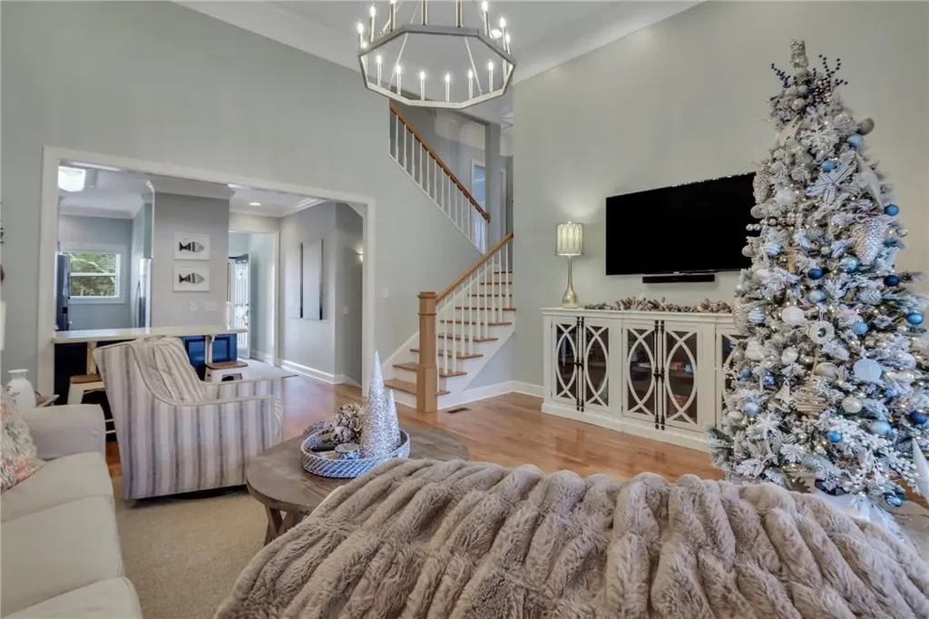 1033 Mayflower Road Ne A, Townsend