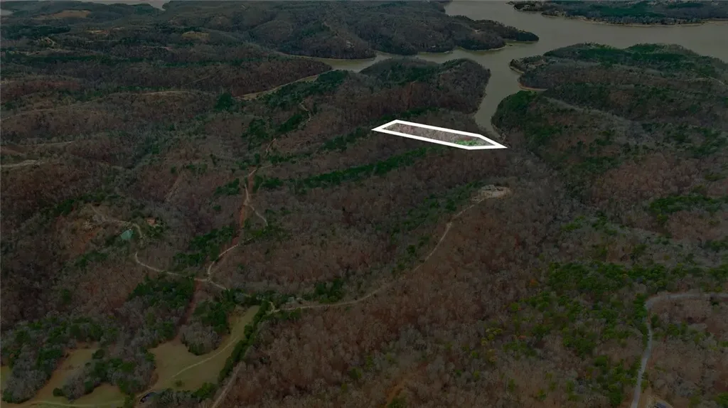 Outlook Lane, Rogers