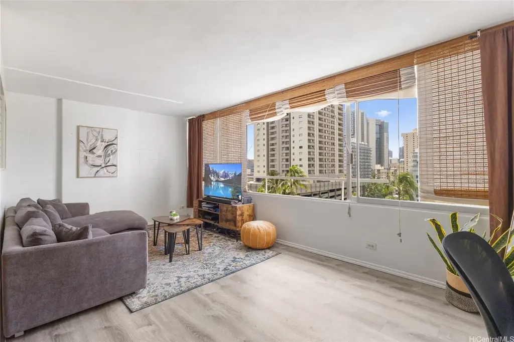 435 Seaside Avenue # 906, Honolulu