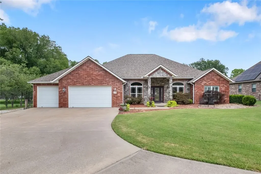 1909 Villa View Drive, Siloam Springs