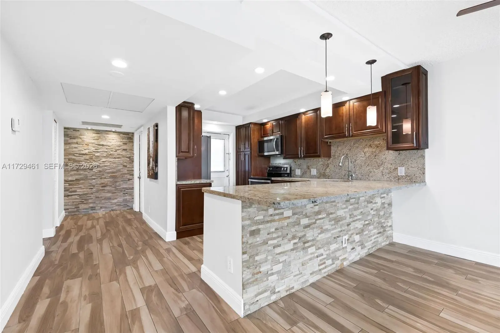 Photo of Listing #A11729461