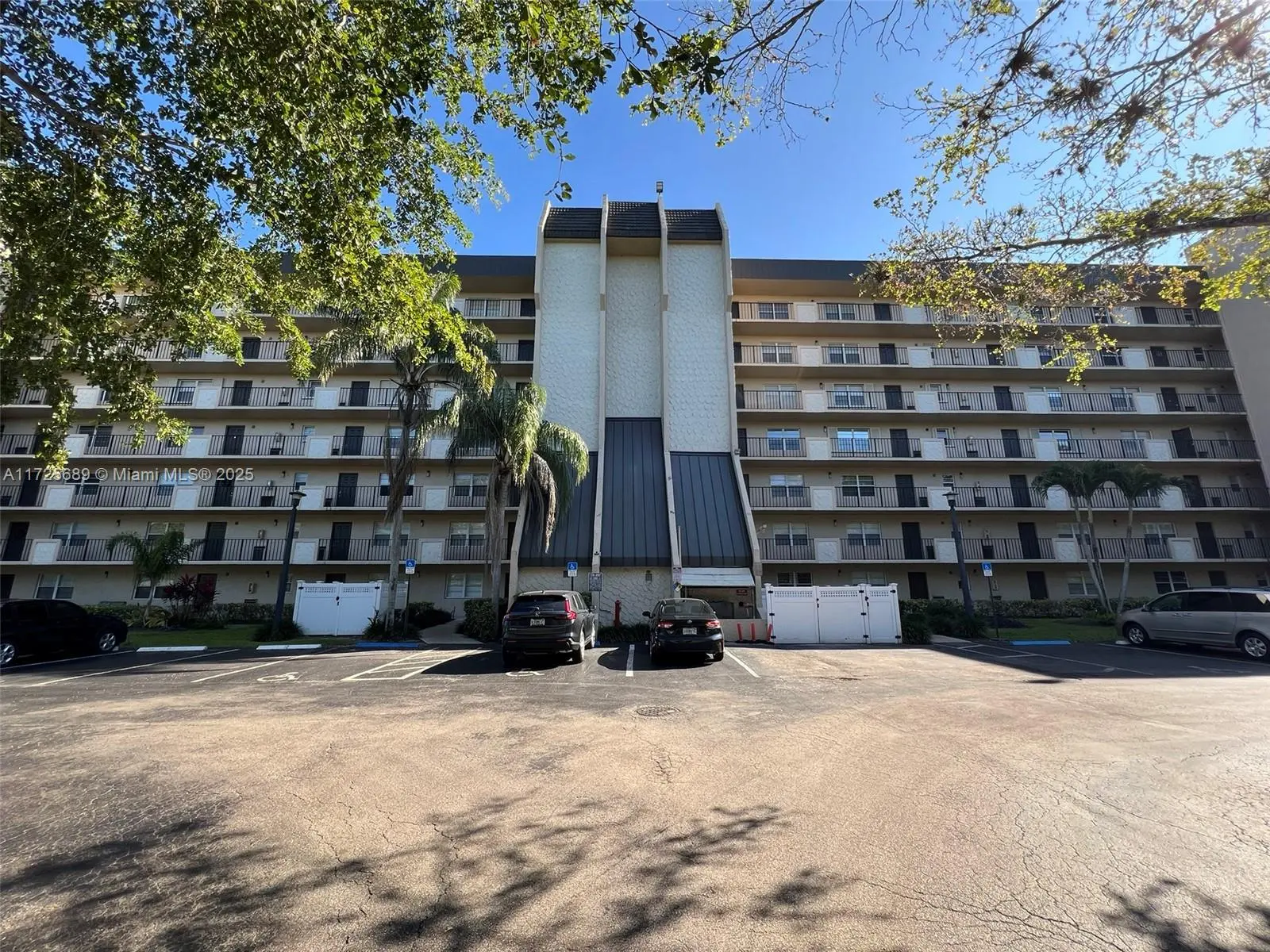 Photo of Listing #A11725689