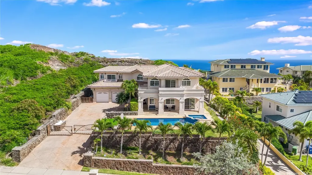 1327 Kamehame Drive, Honolulu