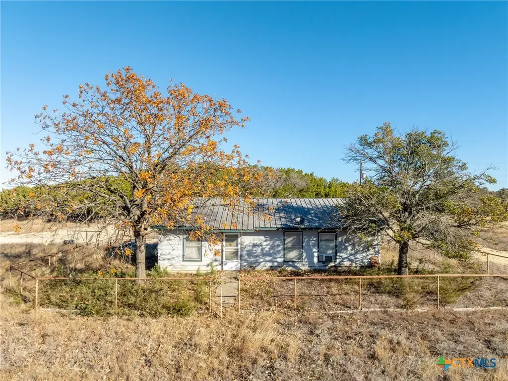 4463 County Road 158, Evant