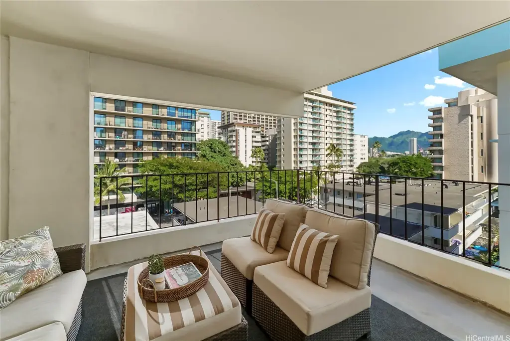 222 Kaiulani Avenue # Ph4, Honolulu