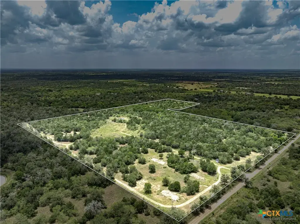 5850 Brown Road, Flatonia