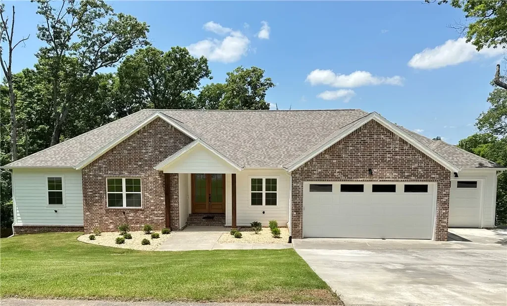 738 Cardin Spur, Pea Ridge