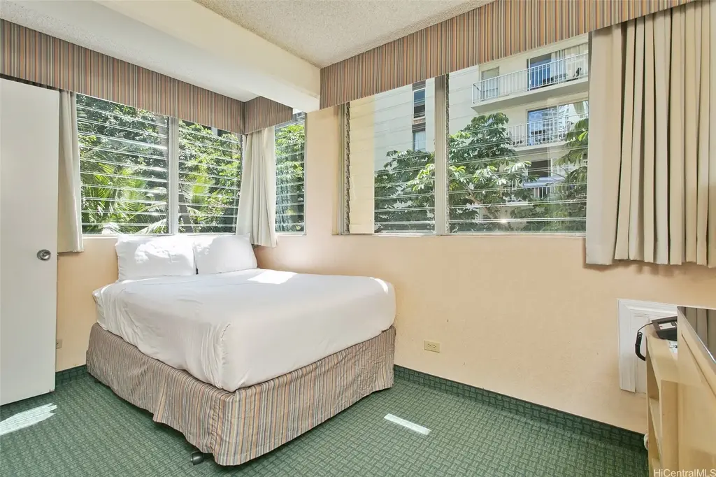 444 Kanekapolei Street # 204, Honolulu