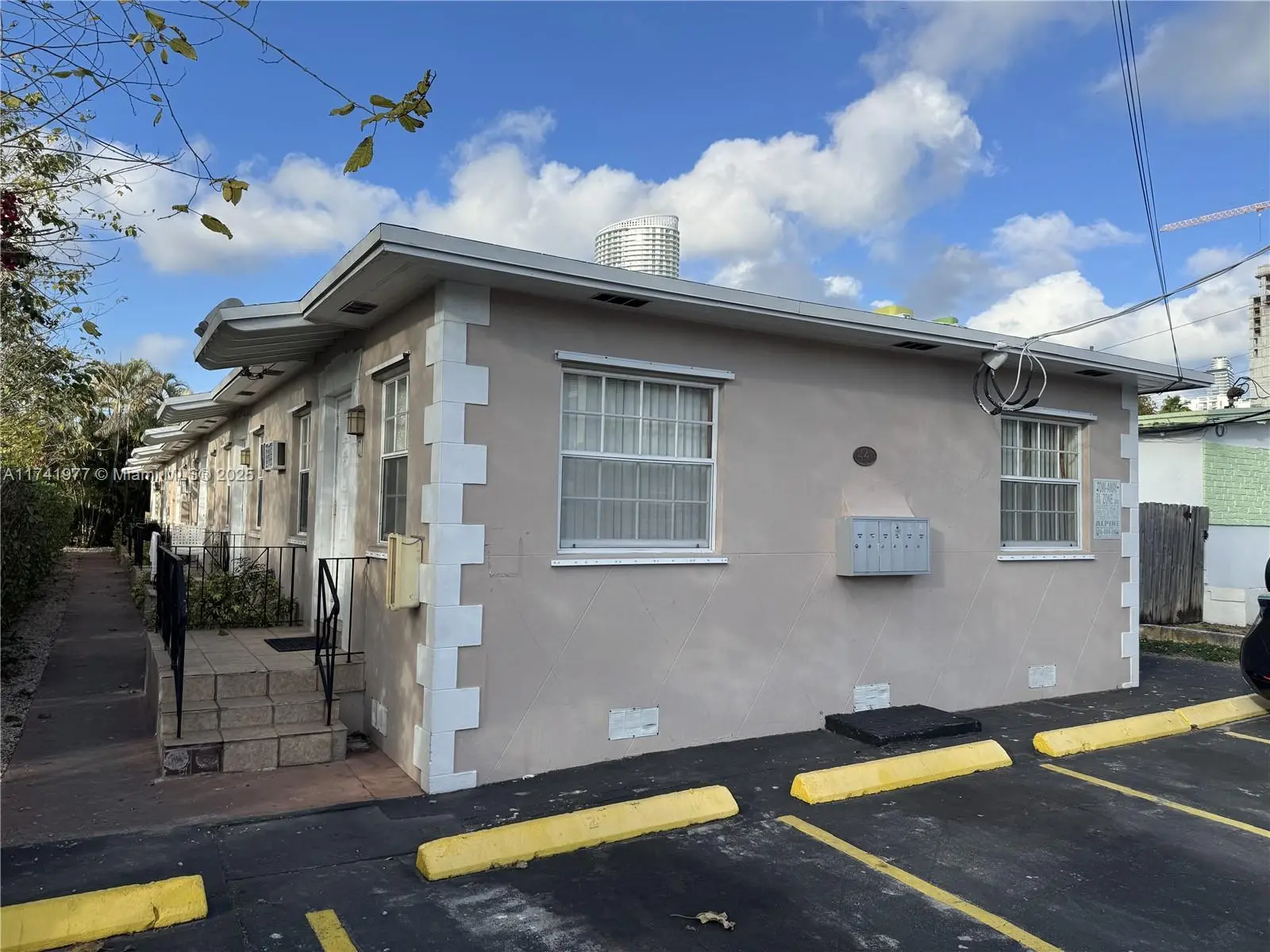 Photo of Listing #A11741977