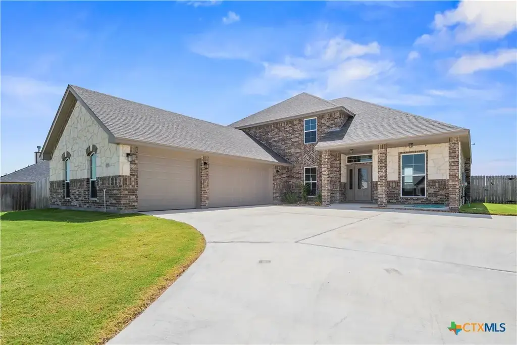 215 Overlook Trail, Copperas Cove