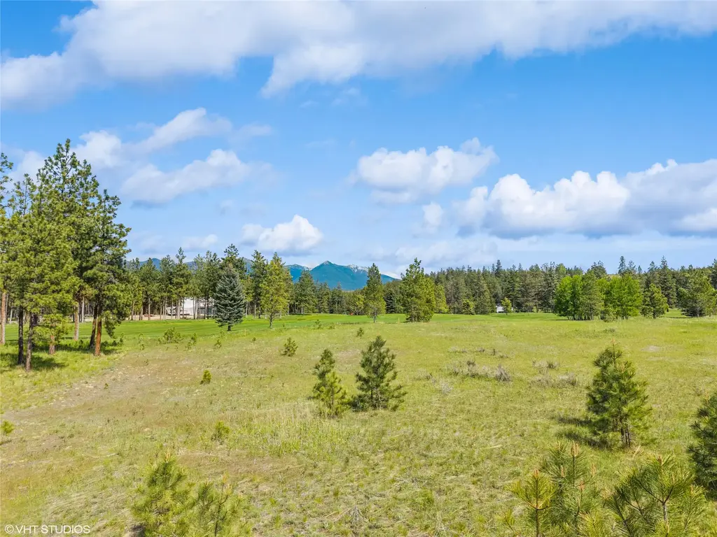 260 Glacier Peaks Road, Eureka