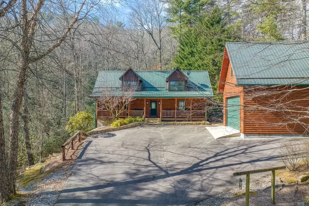 459 W Club Boulevard, Lake Toxaway