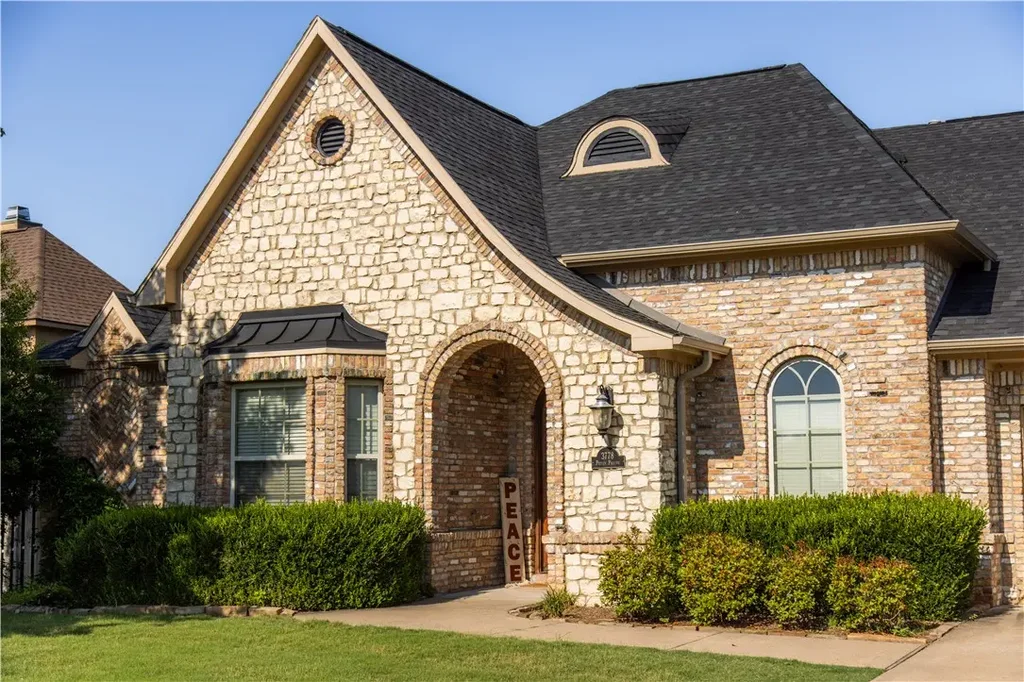 3778 Prince Philipe Street, Springdale