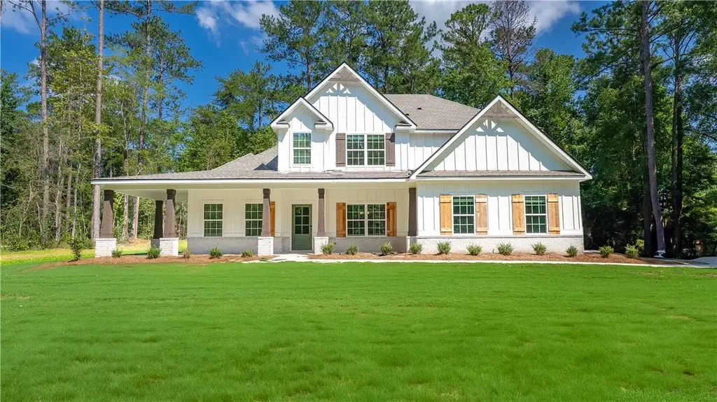 657 Lee Rd 334, Salem