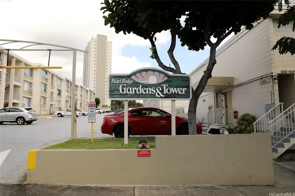 98-1042 Moanalua Road # 2-304, Aiea