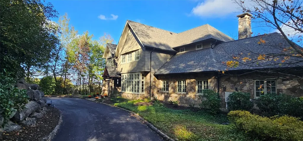 250 Meadow Ridge Drive, Lake Toxaway