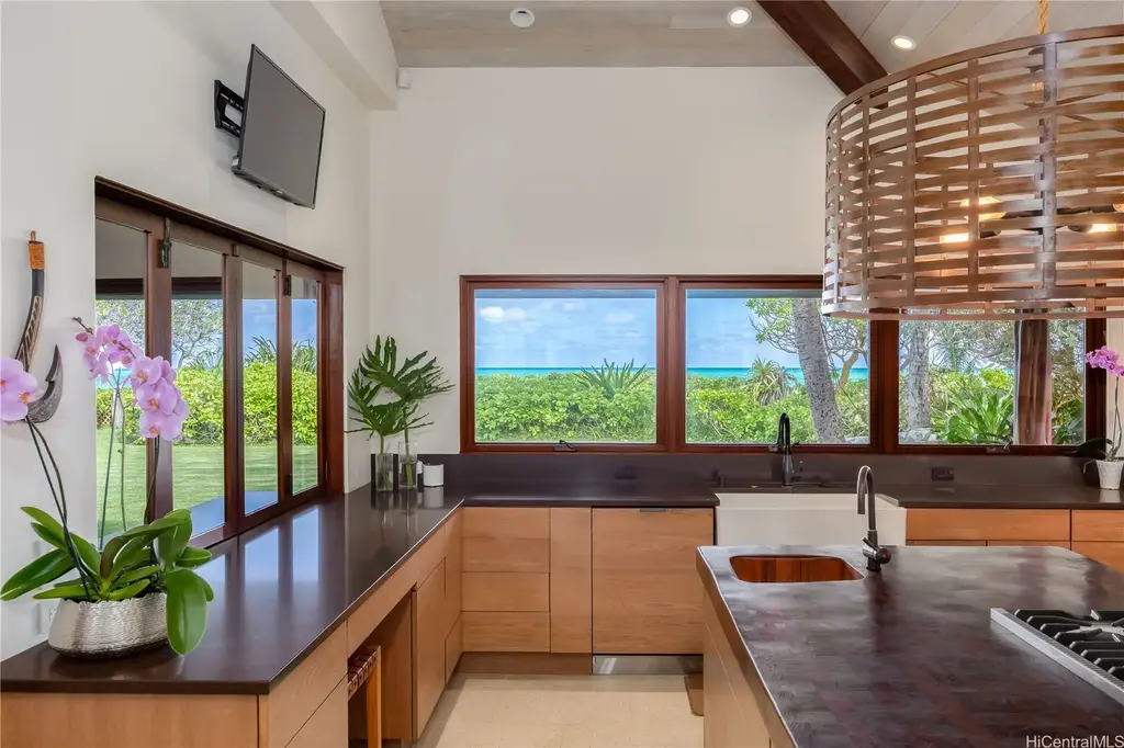 376 Dune Circle, Kailua