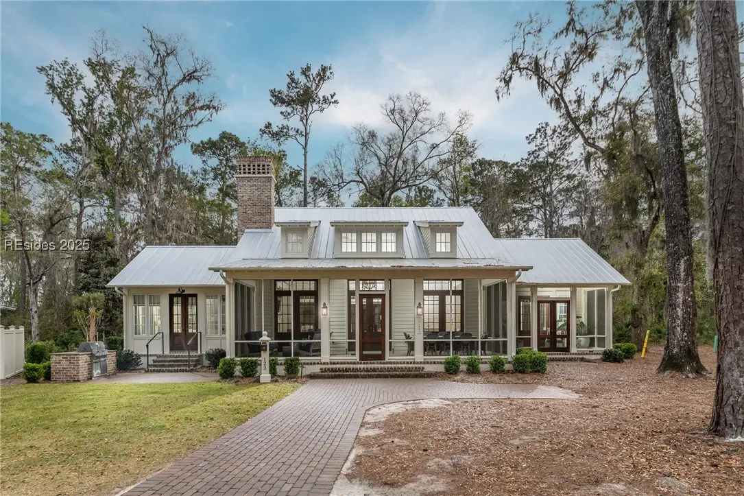 Photo of Listing #450899