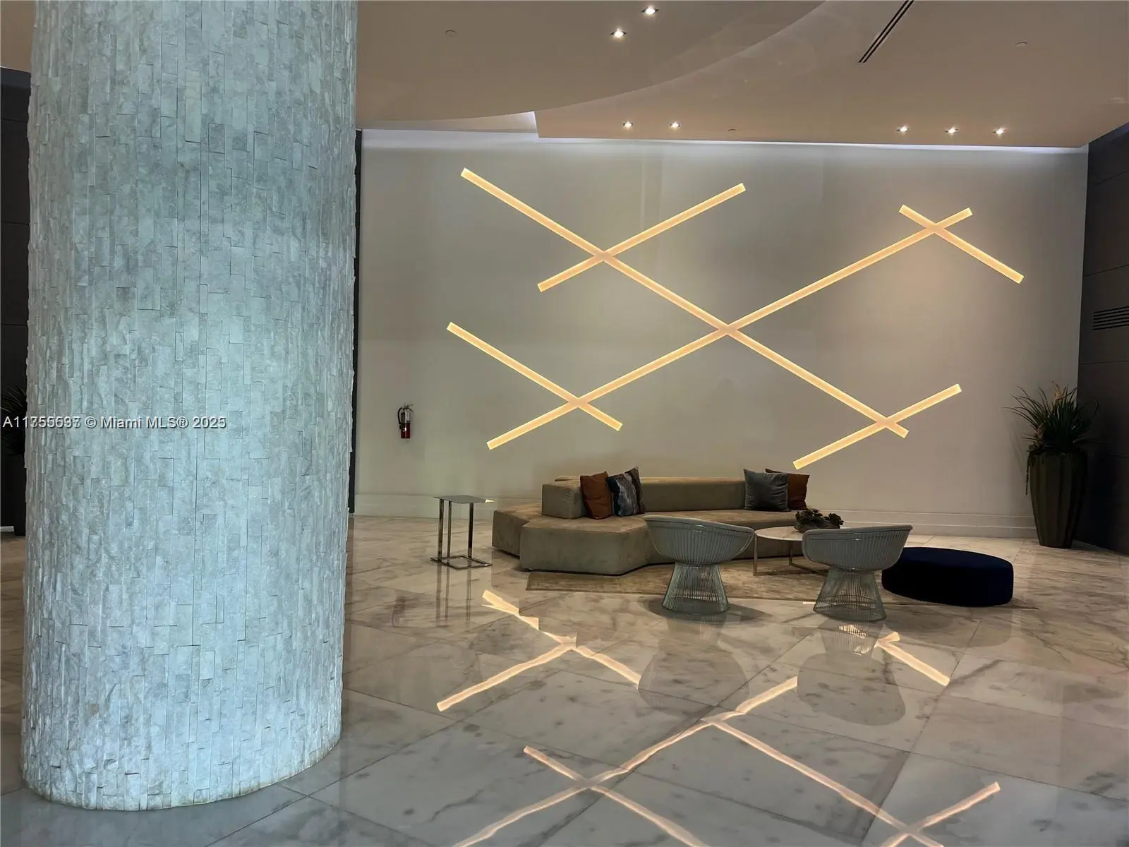 Photo of Listing #A11755537